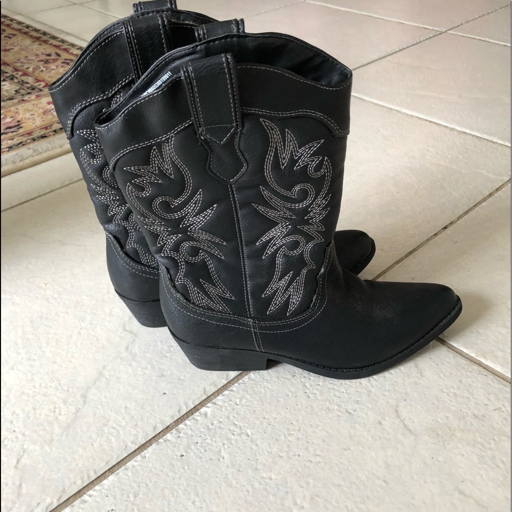 Boots 6 1/2